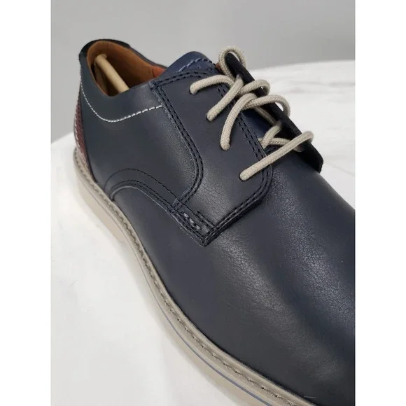 NEW SIZE 10 - NO BOXDress Shoes Clarks Radcliff Oxford NAVY BLUE LEATHER  Loafers & Slip-Ons
